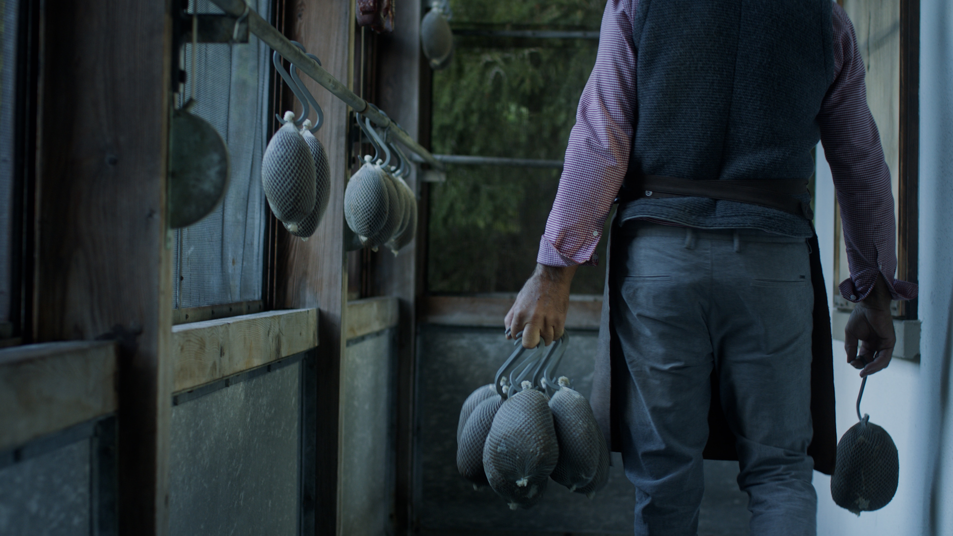 Sequenz 01.00 02 04 18.standbild004